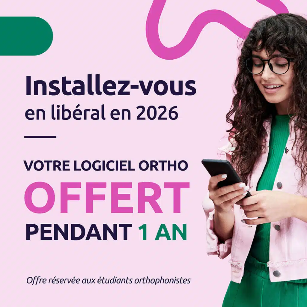 She is a winner! Excited young female with laptop isolated on yellow background offre étudiant 1 an offert